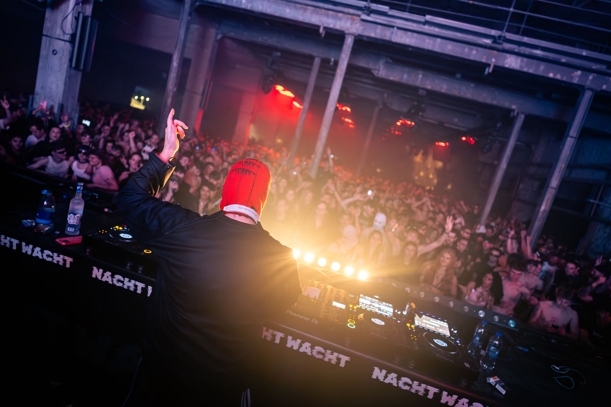 Loading... just a sec